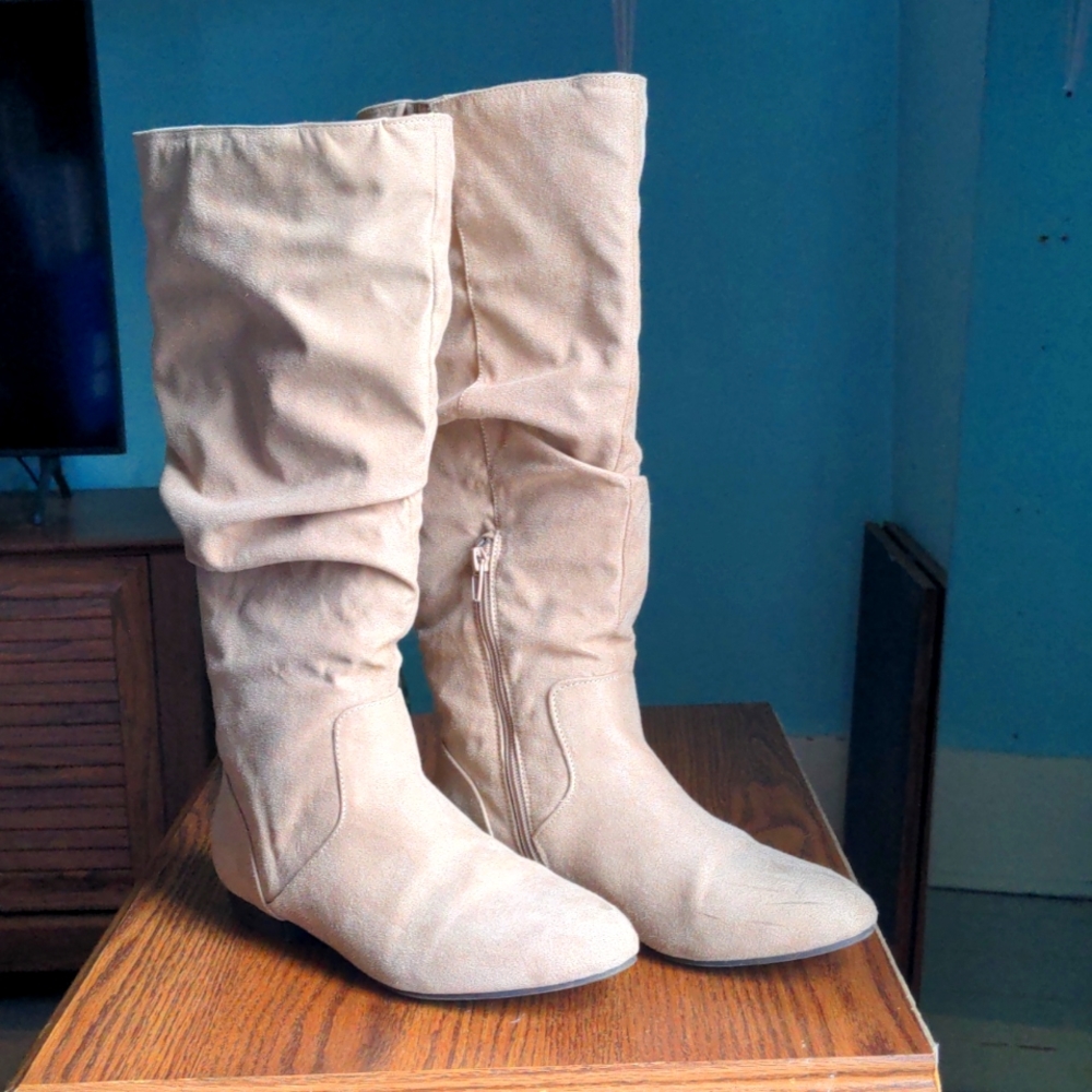 SO Dill Wide Calf Knee High Boots size 7.5